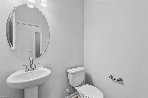 $485,000 | 3234 Spicewood Lk Drive, Winston-Salem, NC 27106