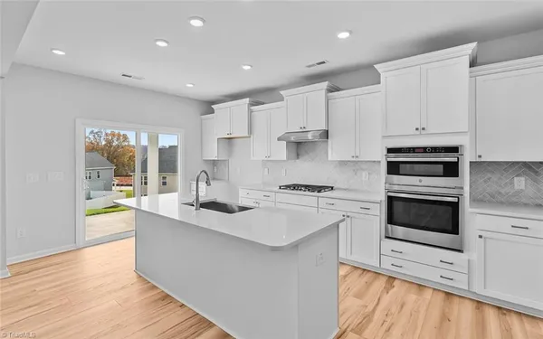 $485,000 | 3234 Spicewood Lk Drive, Winston-Salem, NC 27106