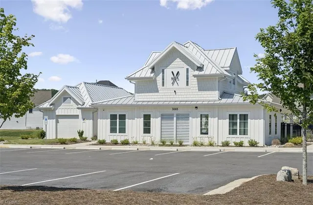 $490,000 | 3234 Spicewood Lk Drive, Winston-Salem, NC 27106