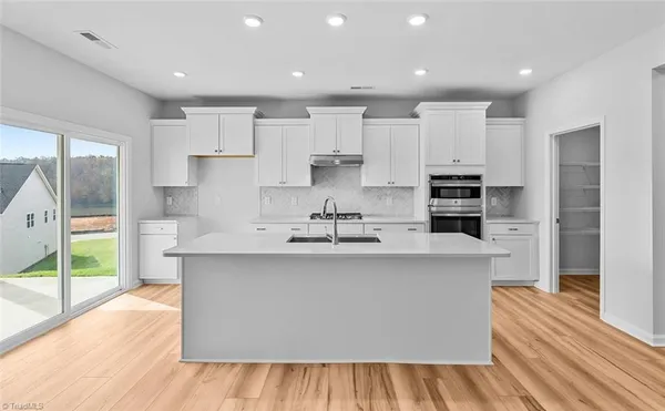 $485,000 | 3234 Spicewood Lk Drive, Winston-Salem, NC 27106