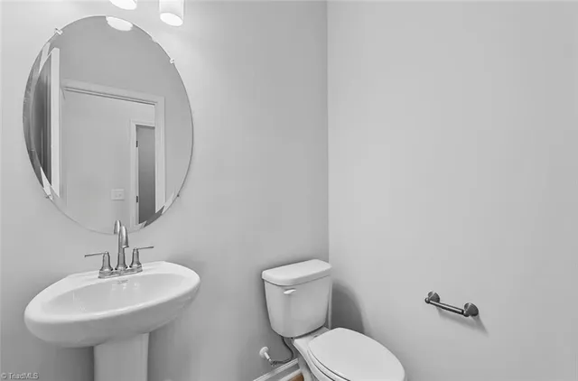 $490,000 | 3234 Spicewood Lk Drive, Winston-Salem, NC 27106