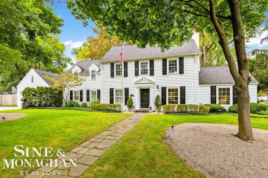 153 Touraine Road Grosse Pointe, MI 48236 - Photo 1 of 45 50132971.JPG