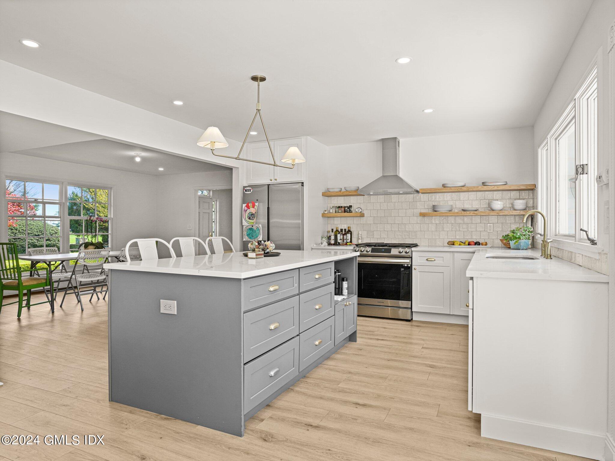 36 Golf Club Road Greenwich, CT 06830 - Photo 5 of 24 16-web-or-mls-36-golf-club-rd