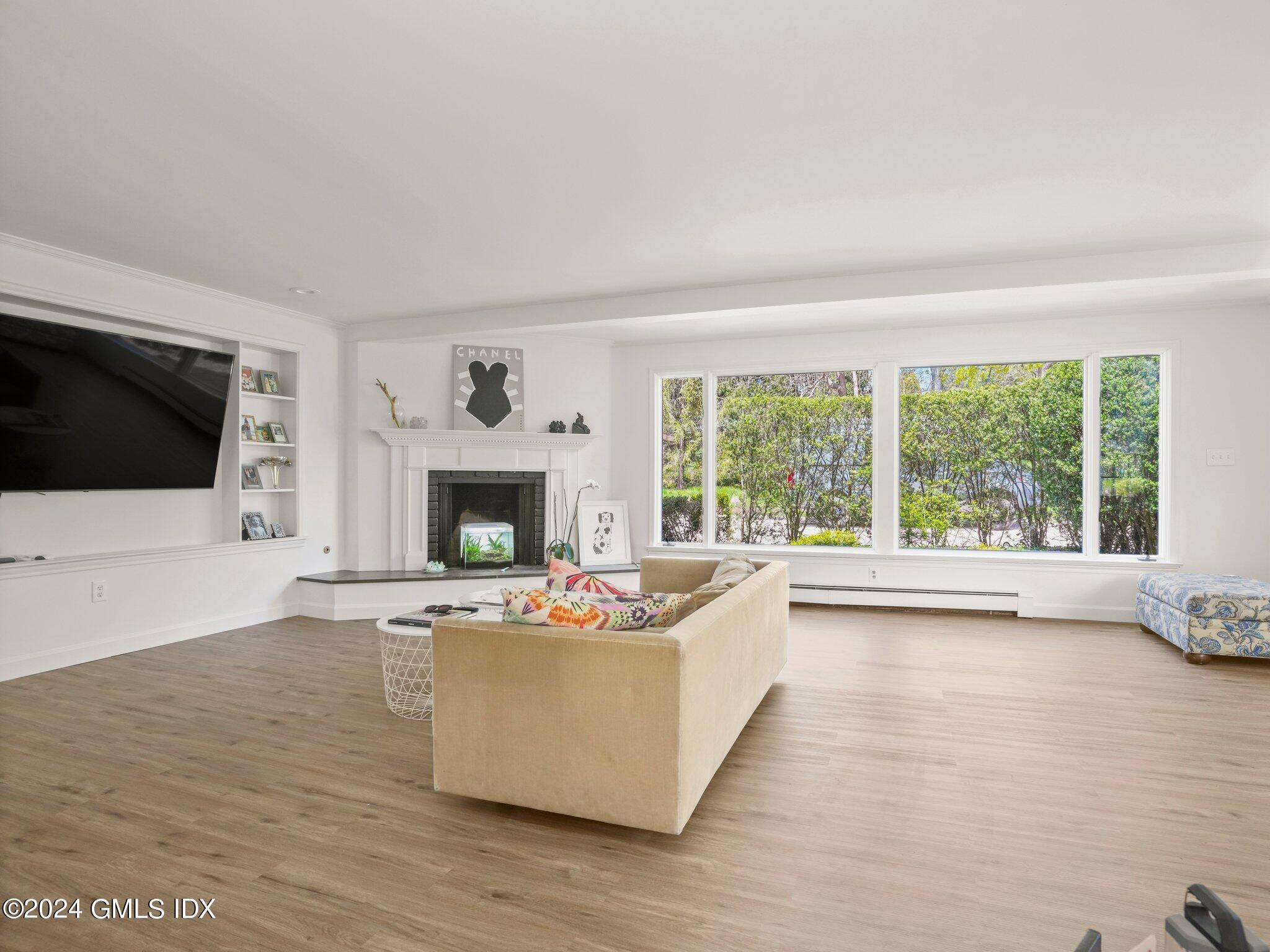 36 Golf Club Road Greenwich, CT 06830 - Photo 9 of 24 21-web-or-mls-36-golf-club-rd