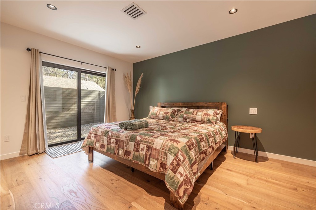 259 Victoria Sugarloaf, CA 92386 - Photo 12 of 33