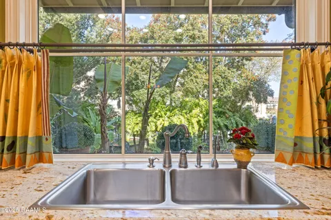$1,315,000 | 104 Ducharme Court, Lafayette, LA 70503