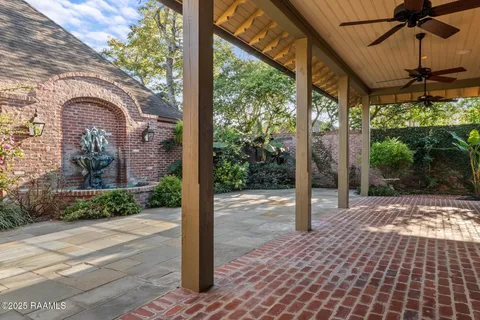 $1,315,000 | 104 Ducharme Court, Lafayette, LA 70503