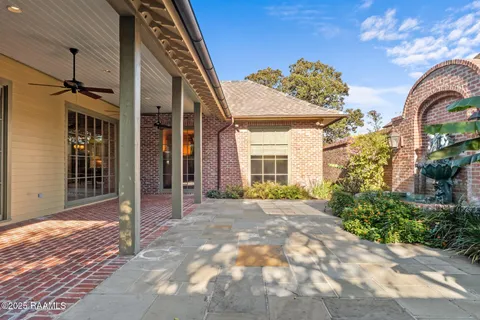 $1,315,000 | 104 Ducharme Court, Lafayette, LA 70503
