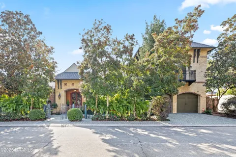 $1,315,000 | 104 Ducharme Court, Lafayette, LA 70503