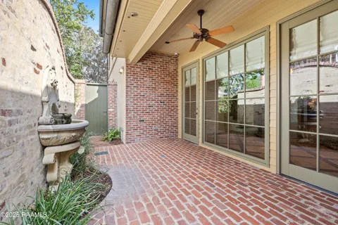 $1,315,000 | 104 Ducharme Court, Lafayette, LA 70503