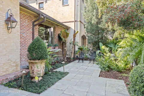 $1,315,000 | 104 Ducharme Court, Lafayette, LA 70503