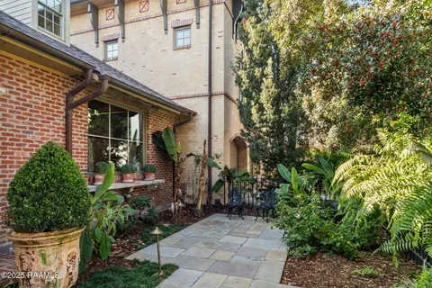 $1,315,000 | 104 Ducharme Court, Lafayette, LA 70503