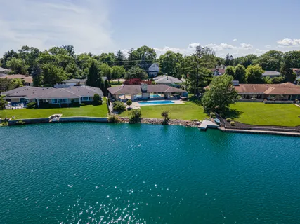 $1,200,000 | 1866 Berry Lane, Des Plaines, IL 60018