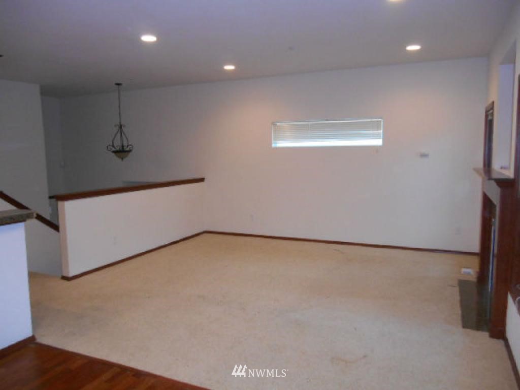 1053 215th Place Southeast Bothell, WA 98021 - Photo 4 of 14