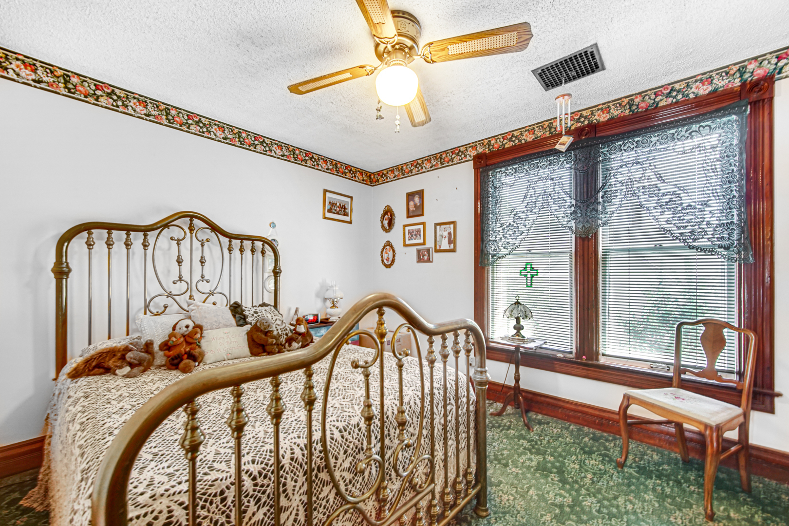 1945 Pine Road Homewood, IL 60430 - Photo 11 of 26 a view of a balcony with furniture