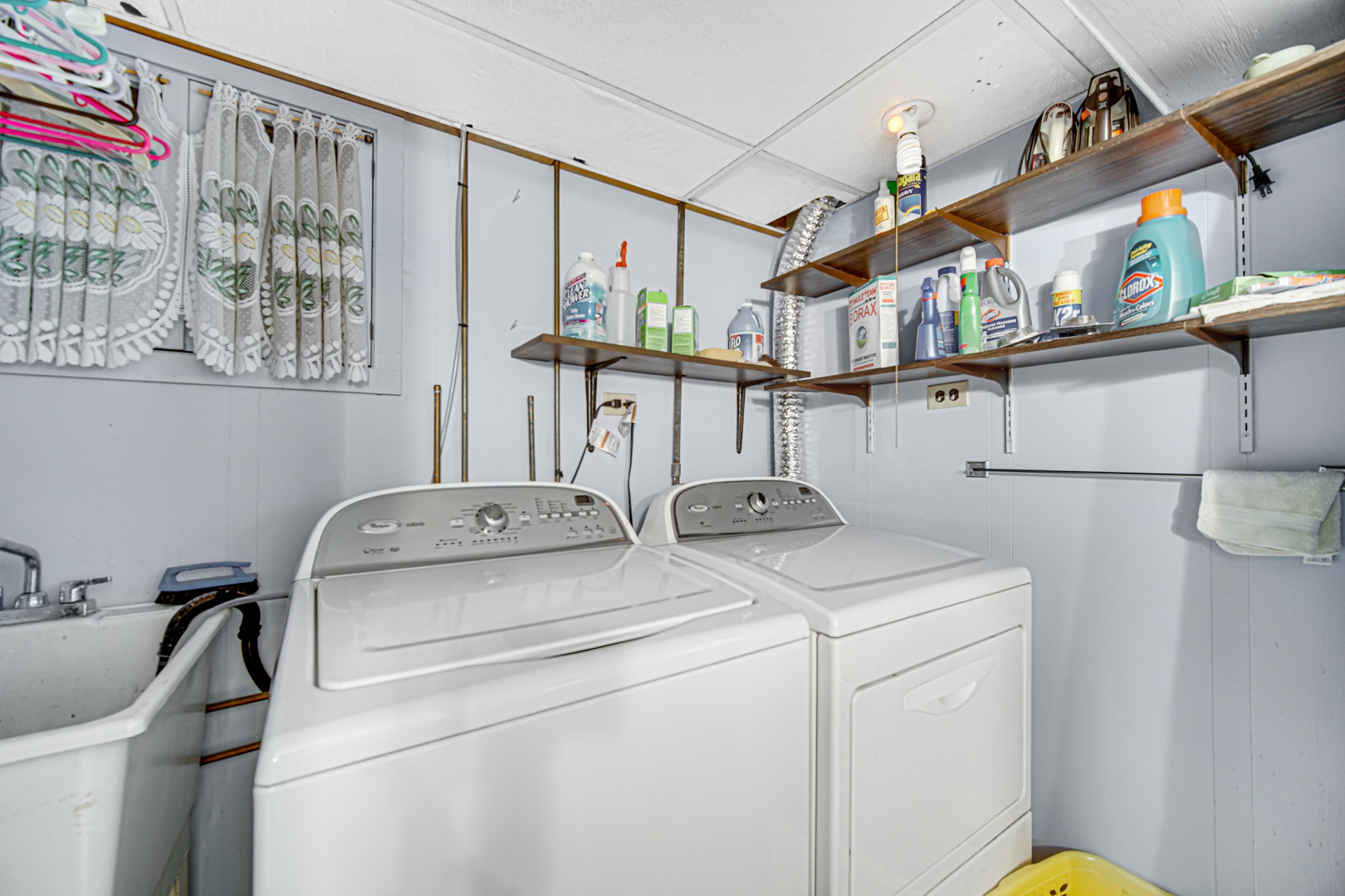 1945 Pine Road Homewood, IL 60430 - Photo 17 of 26 a utility room with dryer and washer