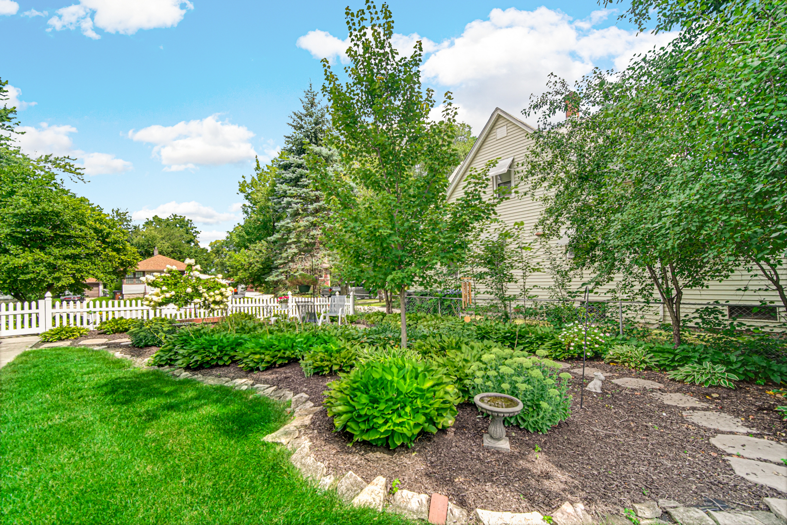 1945 Pine Road Homewood, IL 60430 - Photo 20 of 26 a view of yard with green space
