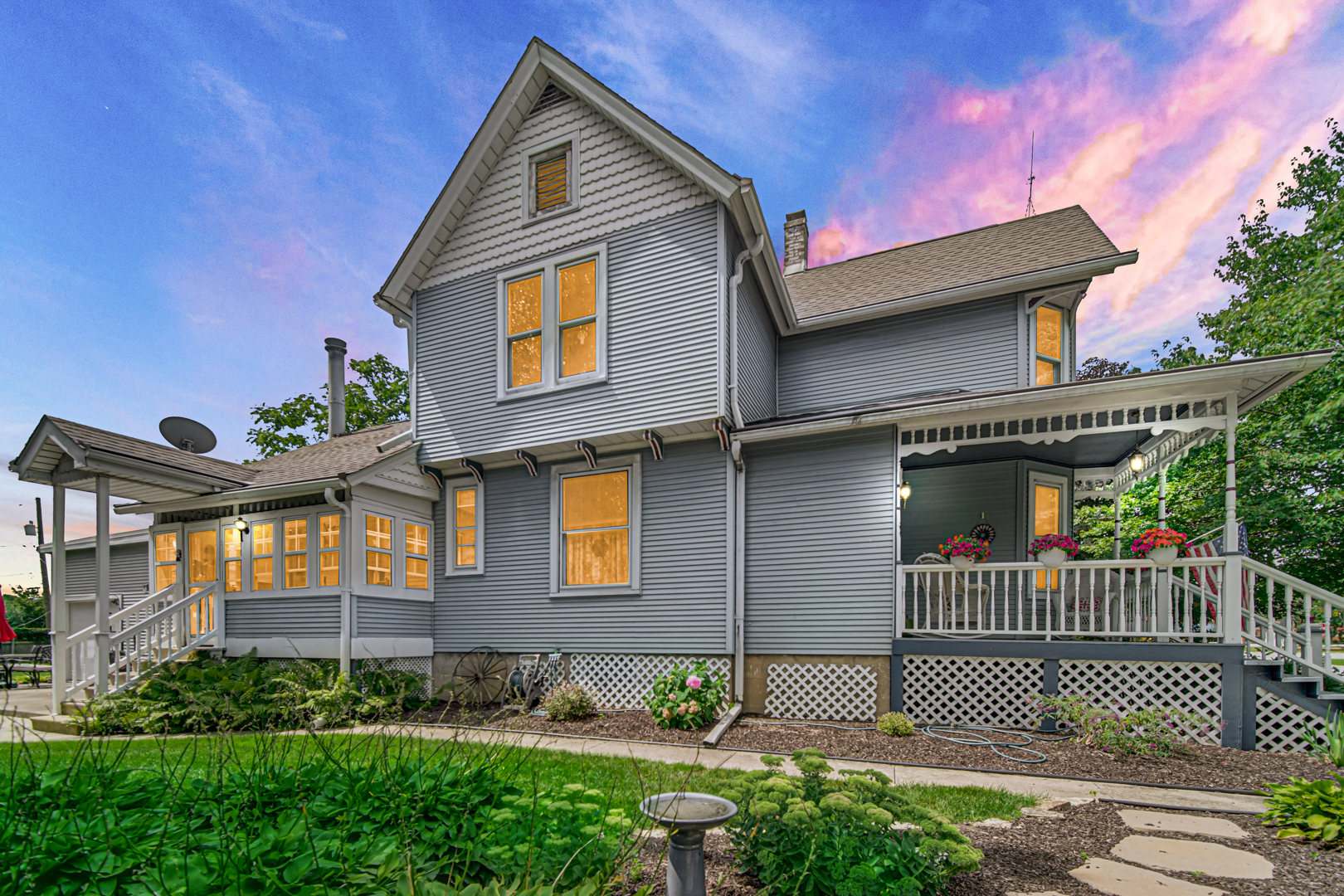 1945 Pine Road Homewood, IL 60430 - Photo 24 of 26 a front view of a house with a yard