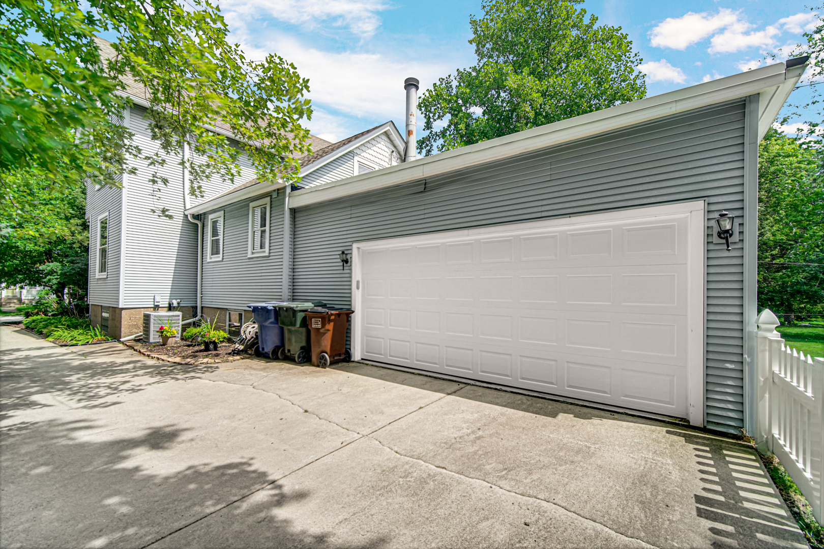 1945 Pine Road Homewood, IL 60430 - Photo 26 of 26 a view of a house with a patio