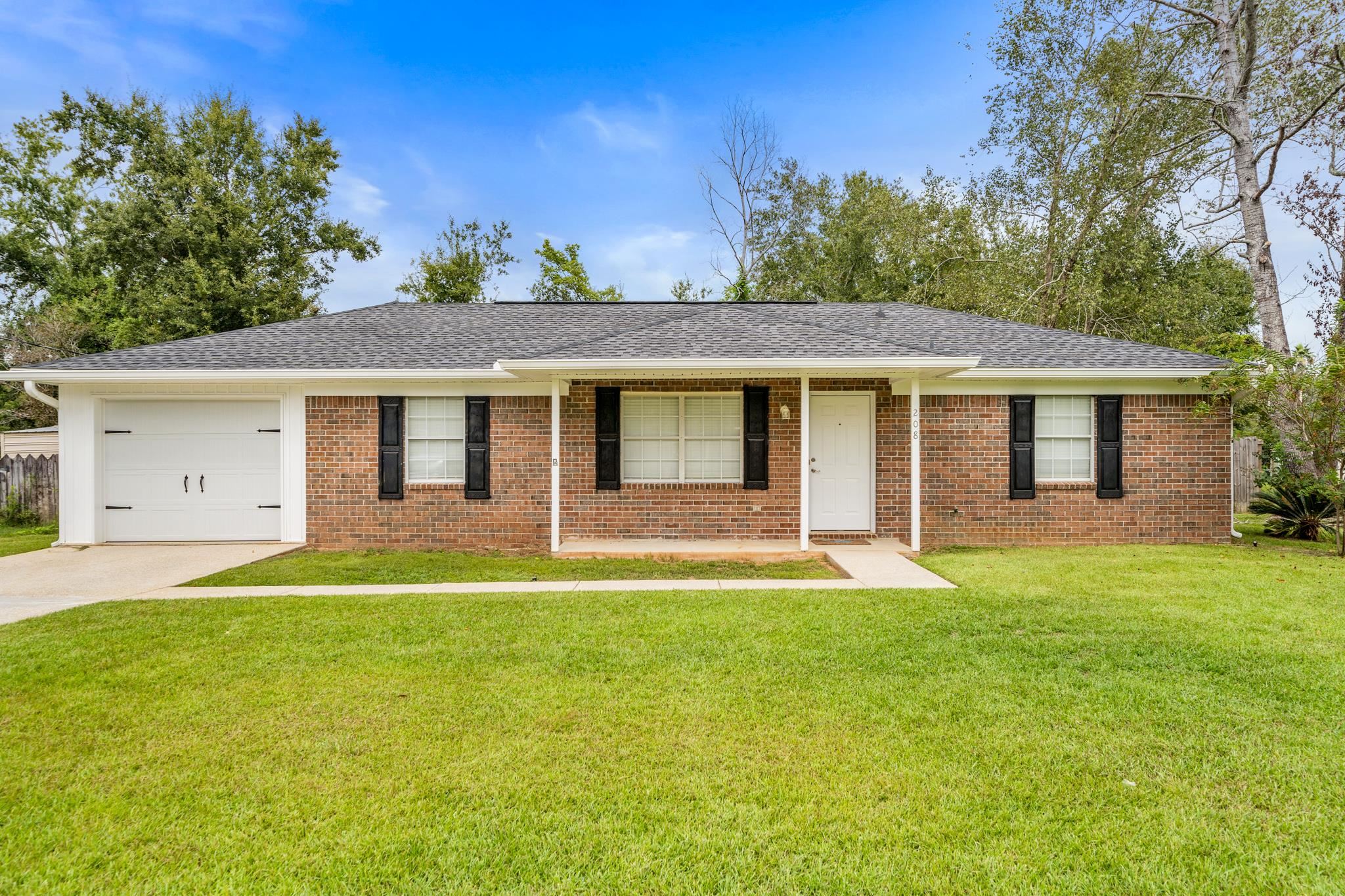 208 West Sycamore Avenue Foley, AL 36535 - Photo 3 of 21