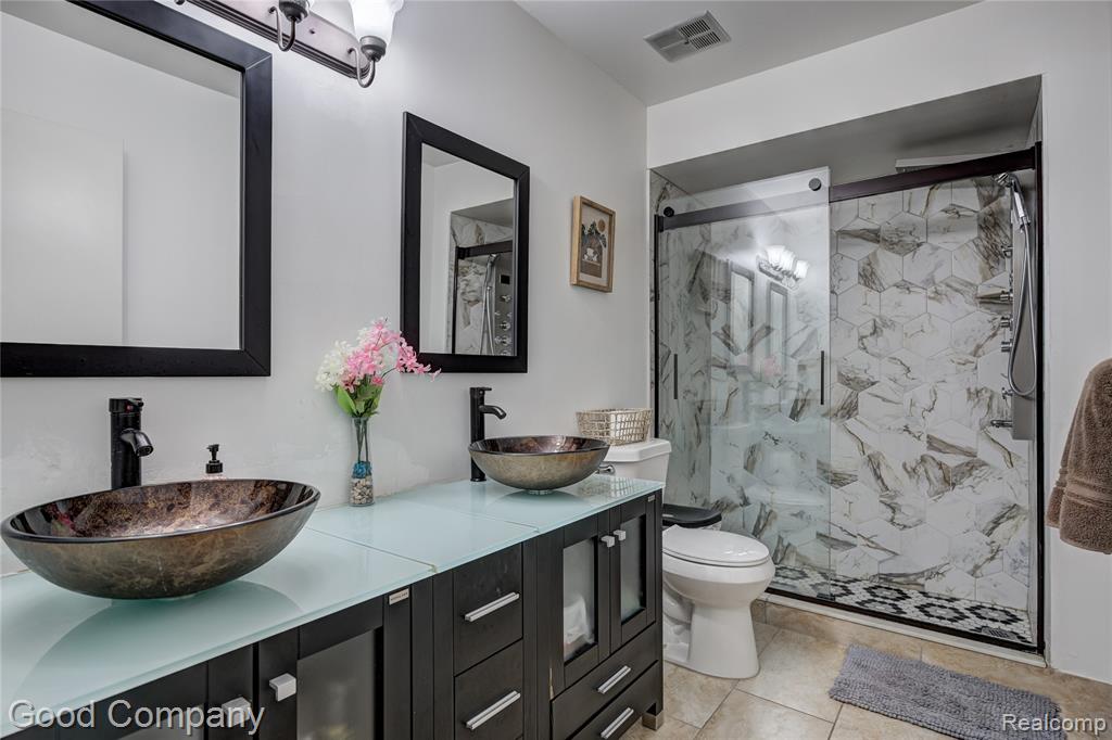 6255 Celeste Road West Bloomfield, MI 48322 - Photo 31 of 50
