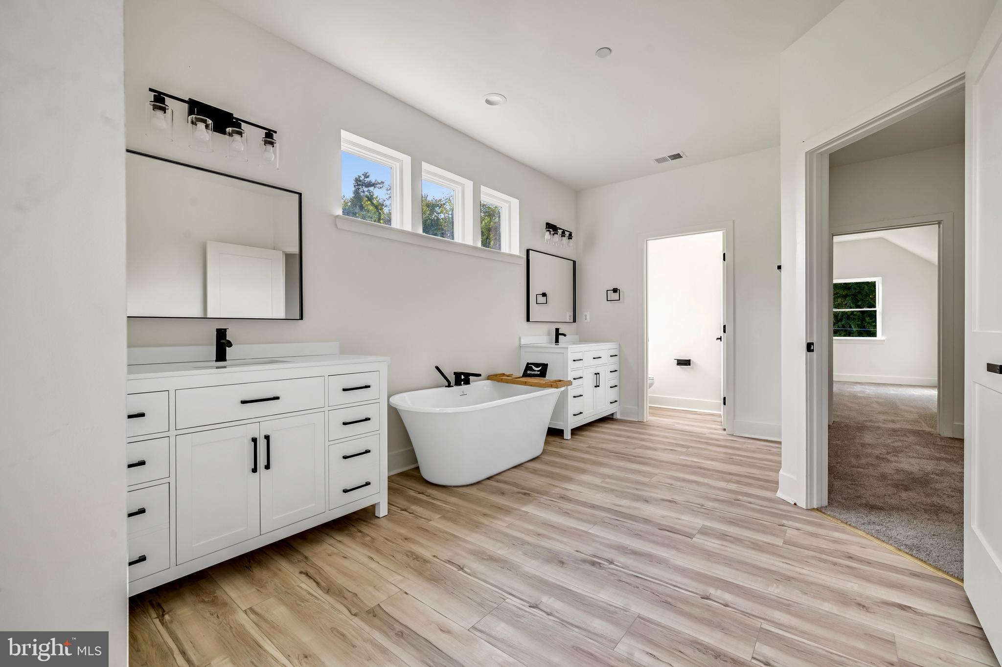 1909 Mitchell Drive Aberdeen, MD 21001 - Photo 28 of 94 on suite tub