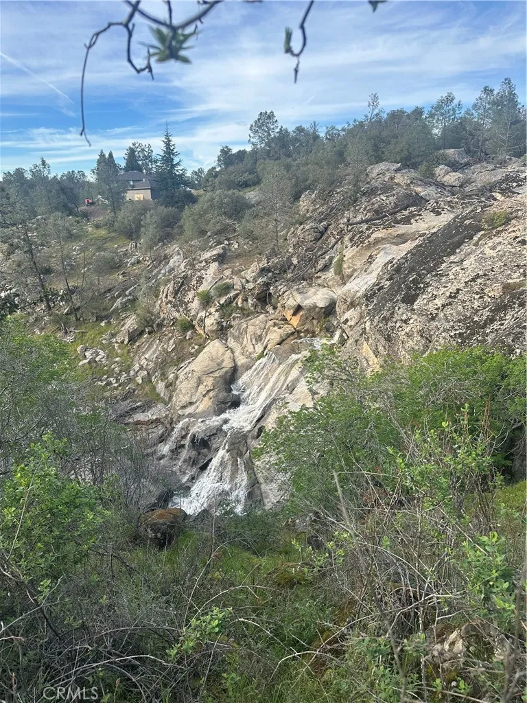 0 Meadow Ridge Lane Coarsegold, CA 93614 - Photo 2 of 5 a view of a yard