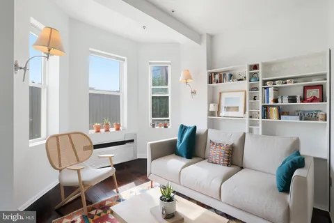 $325,000 | 1415 Chapin Street Northwest, Unit 204, Washington, DC 20009