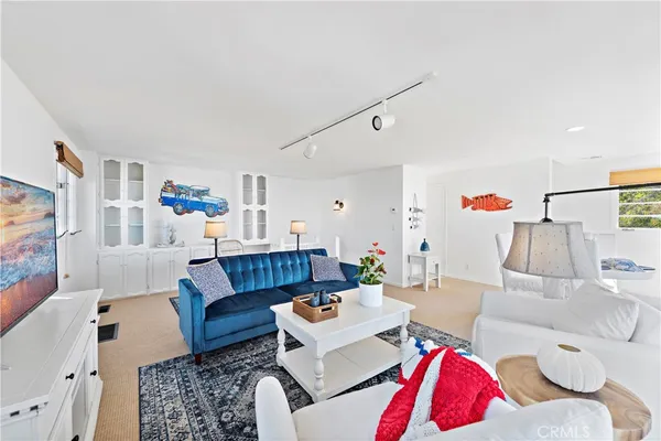 $4,500 | 2173 Crestview Drive, Laguna Beach, CA 92651