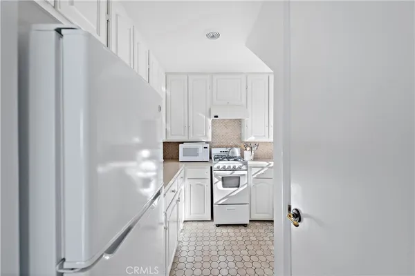 $4,500 | 2173 Crestview Drive, Laguna Beach, CA 92651