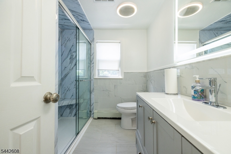1758 Kenneth Avenue Union, NJ 07083 - Photo 14 of 34