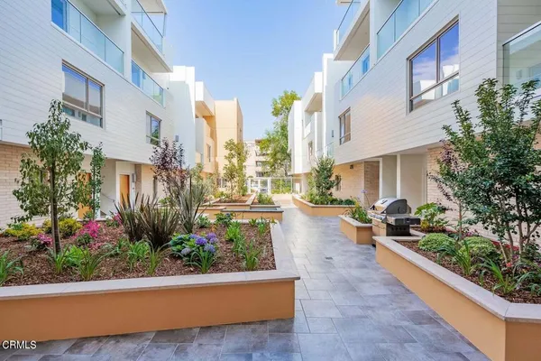 $2,999 | 137 South Wilson Avenue, Unit 206, Pasadena, CA 91106