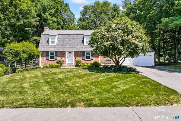 $560,000 | 14 Richard Road, Simsbury, CT 06070