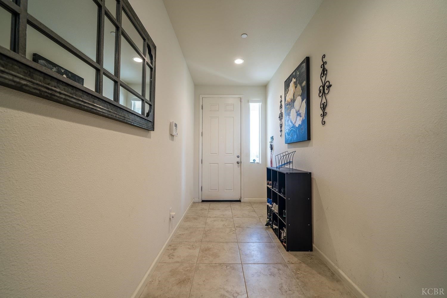 1059 Jade Way Lemoore, CA 93245 - Photo 4 of 25 Gallery Image 4