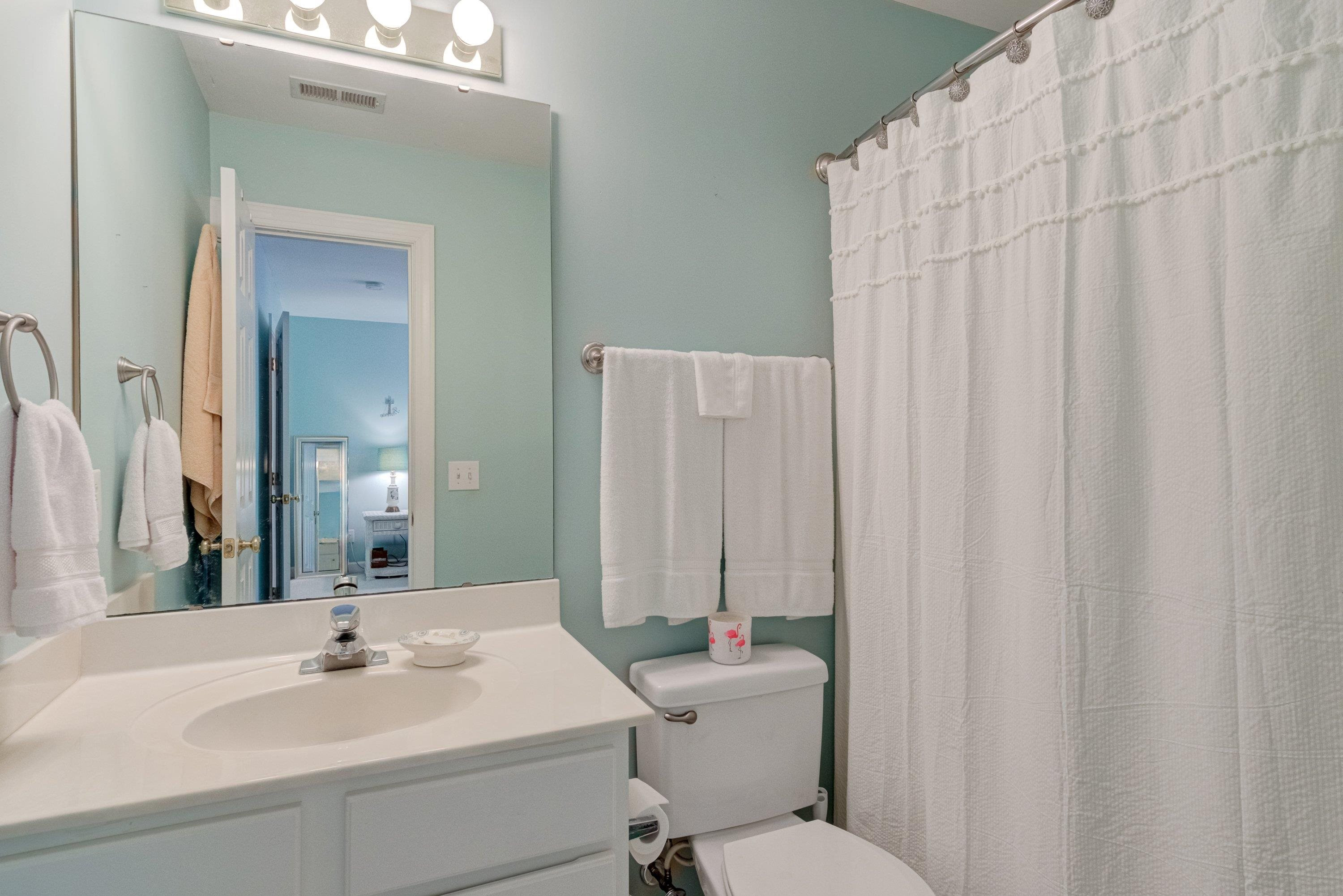 9224 Grassington Way Raleigh, NC 27615 - Photo 15 of 18 Second Bathroom