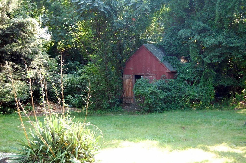 240 Slater Avenue Springfield, MA 01119 - Photo 5 of 24 Gallery Image 5