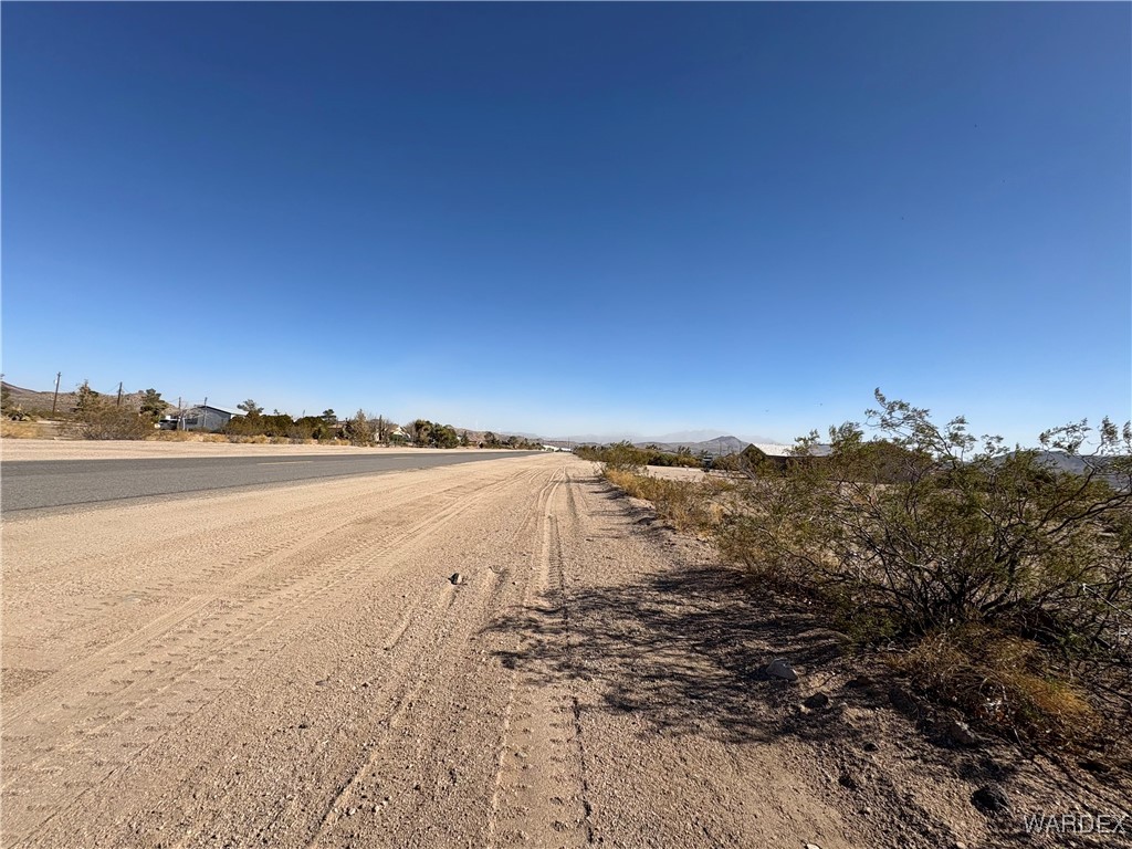 2936 McConnico Road Golden Valley, AZ 86413 - Photo 2 of 7 Community