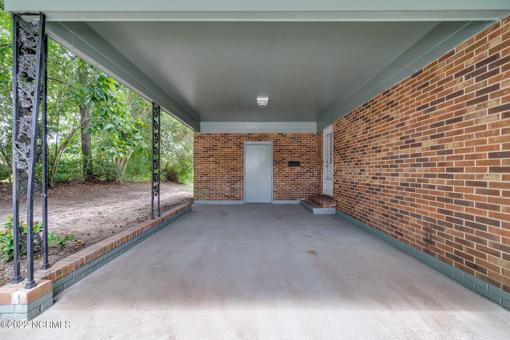 1077 Auctioneer Road Clinton, NC 28328 - Photo 18 of 21 Carport
