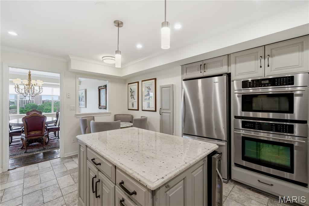 710 South Hanley Road, Unit 10B Clayton, MO 63105 - Photo 12 of 36