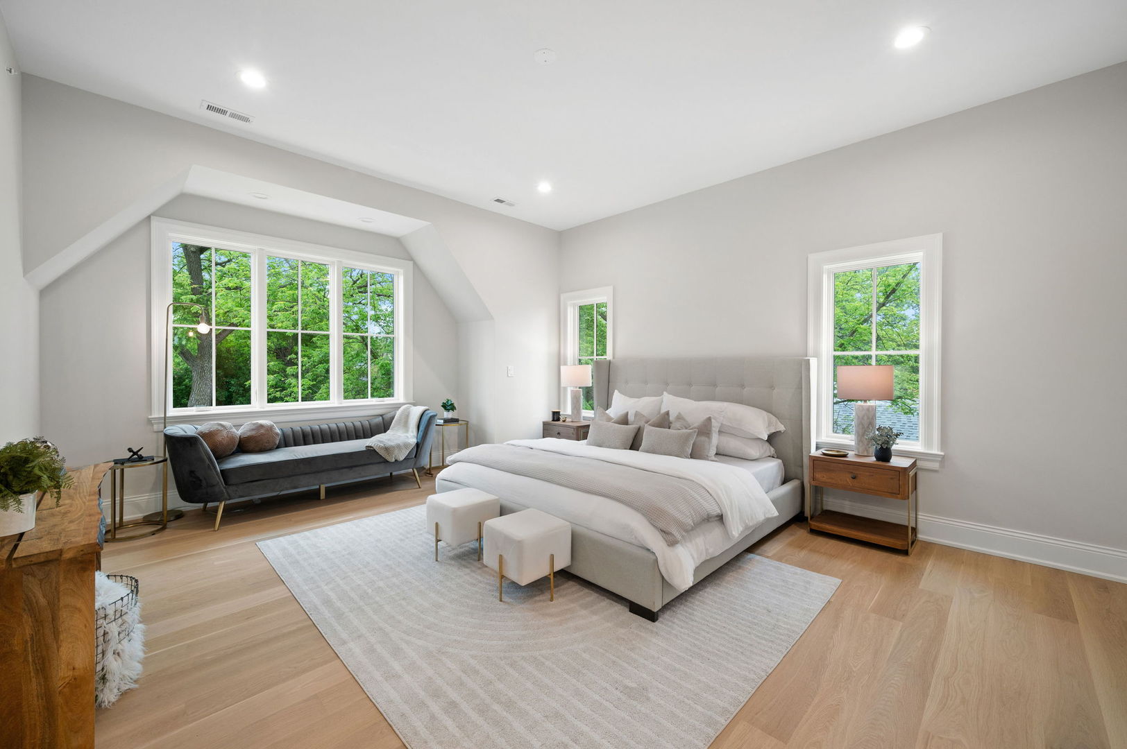 1171 Hohlfelder Road Glencoe, IL 60022 - Photo 22 of 56 a bedroom with a bed and a couch