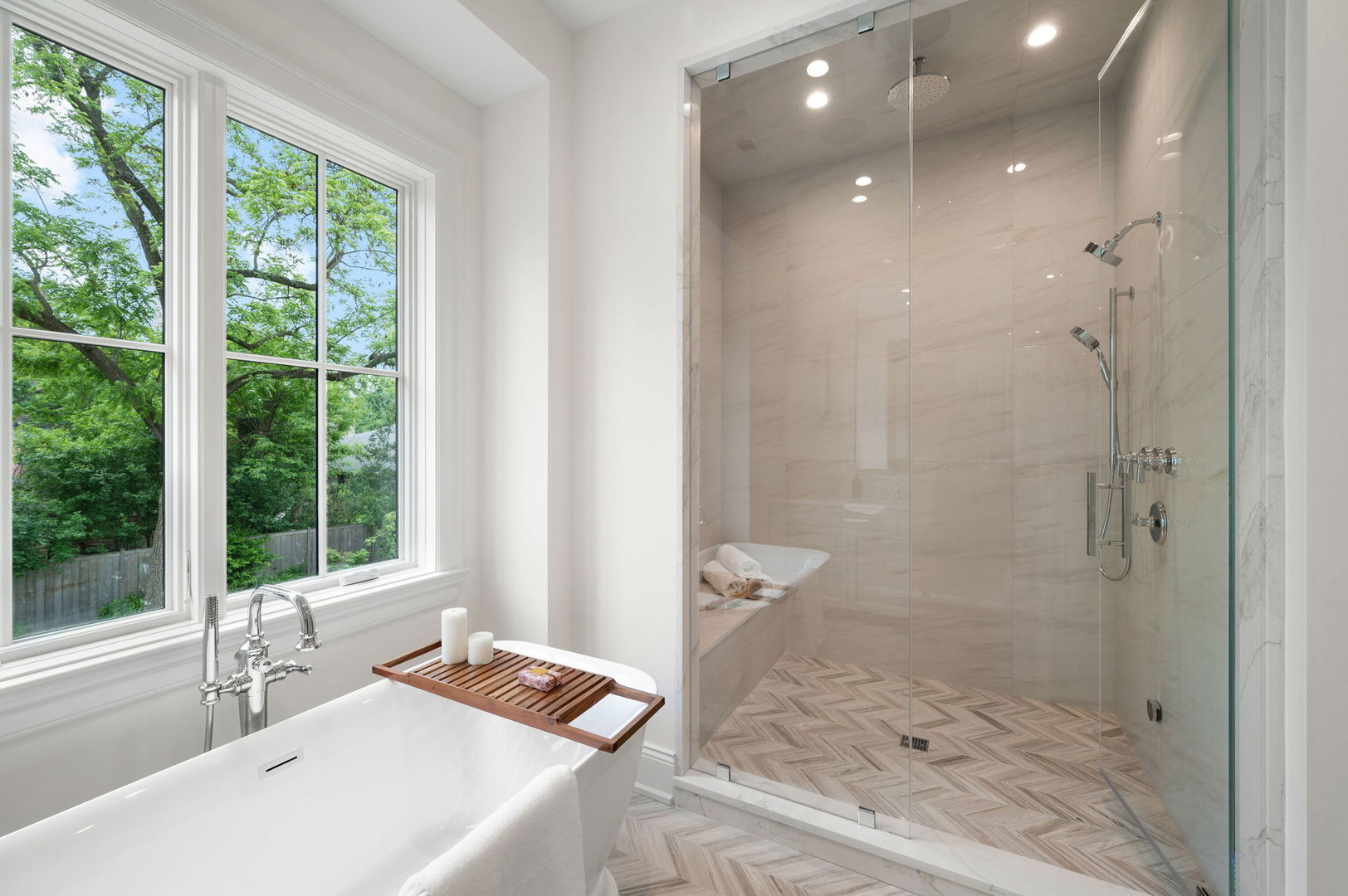 1171 Hohlfelder Road Glencoe, IL 60022 - Photo 26 of 56 a bathroom with a sink and a tub