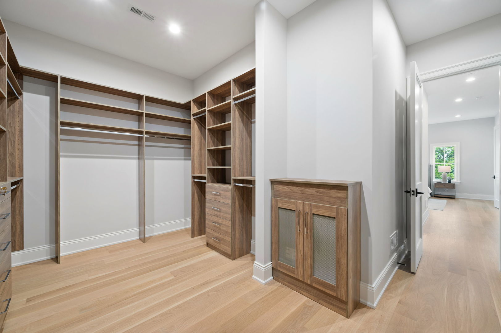 1171 Hohlfelder Road Glencoe, IL 60022 - Photo 28 of 56 a view of walk in closet with empty racks
