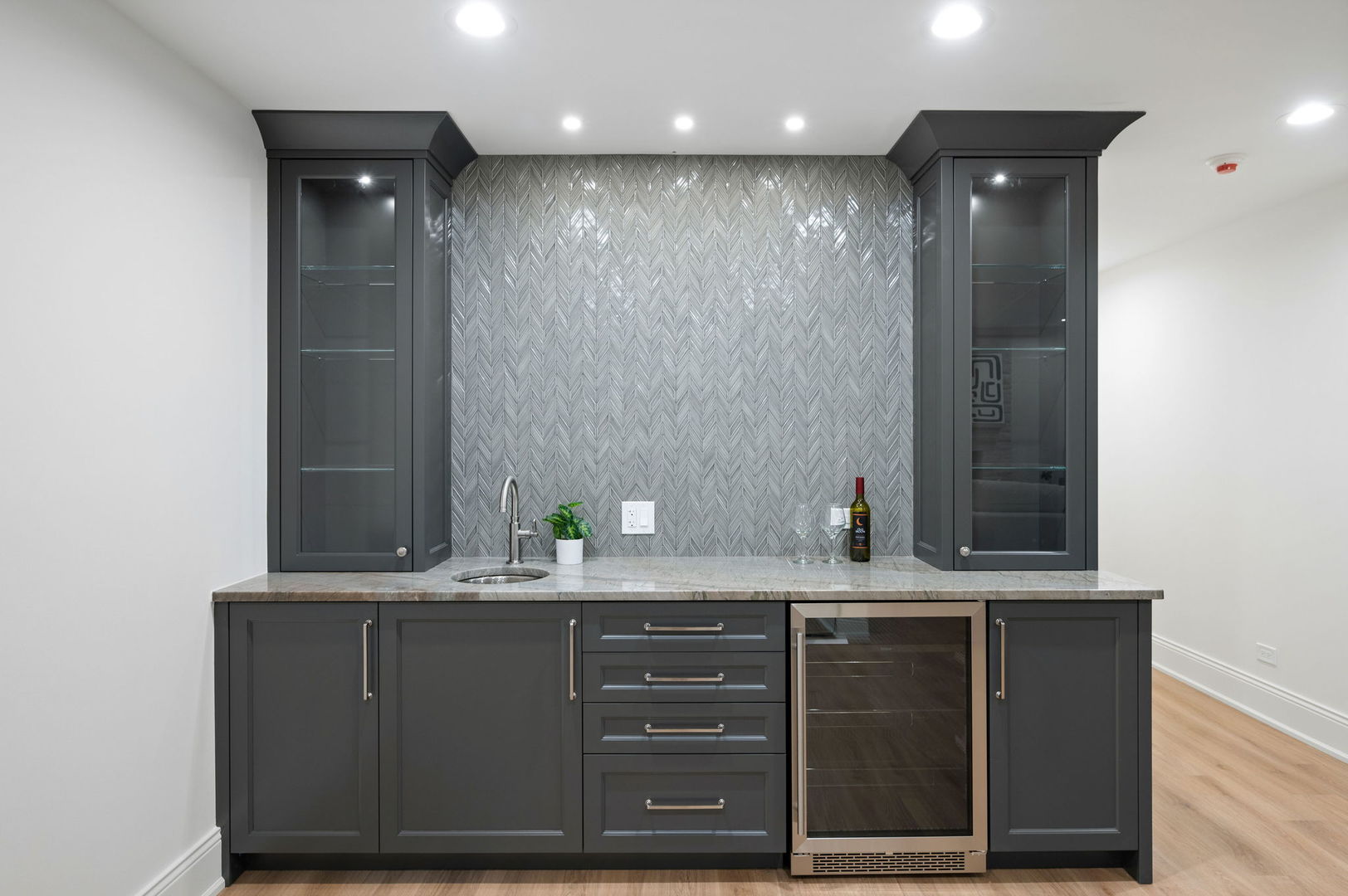 1171 Hohlfelder Road Glencoe, IL 60022 - Photo 42 of 56 a bathroom with a mirror and a sink