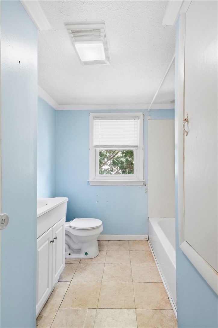20 Horse Neck Road Warwick, RI 02889 - Photo 22 of 38 Upstairs Bathroom