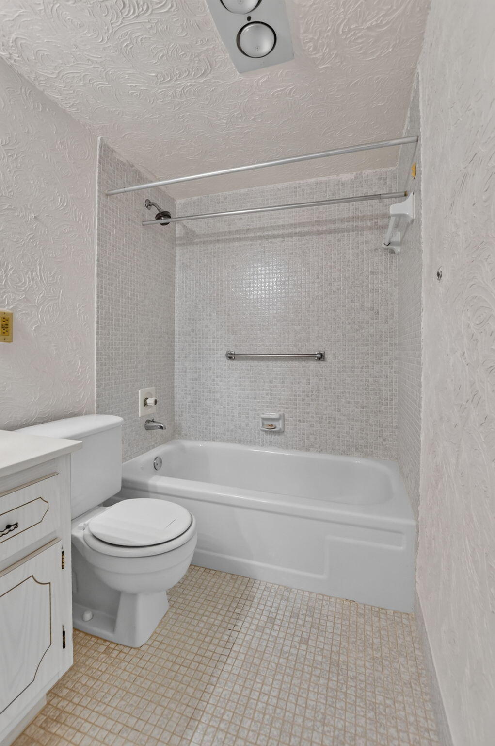 2049 Ventnor Crescent, Unit 2049 Deerfield Beach, FL 33442 - Photo 14 of 42 17-web-or-mls-DSC_1204