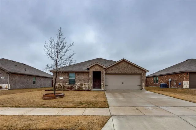 $1,750 | 309 Patina Street, Royse City, TX 75189