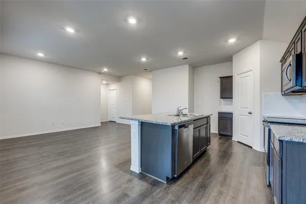 $1,695 | 309 Patina Street, Royse City, TX 75189