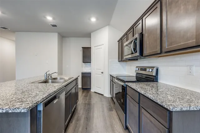 $1,750 | 309 Patina Street, Royse City, TX 75189