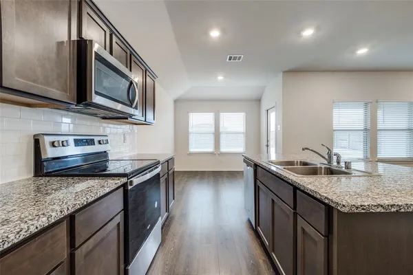 $1,695 | 309 Patina Street, Royse City, TX 75189