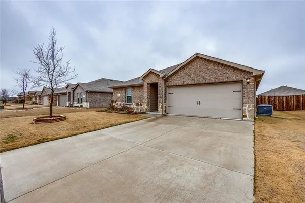 $1,695 | 309 Patina Street, Royse City, TX 75189